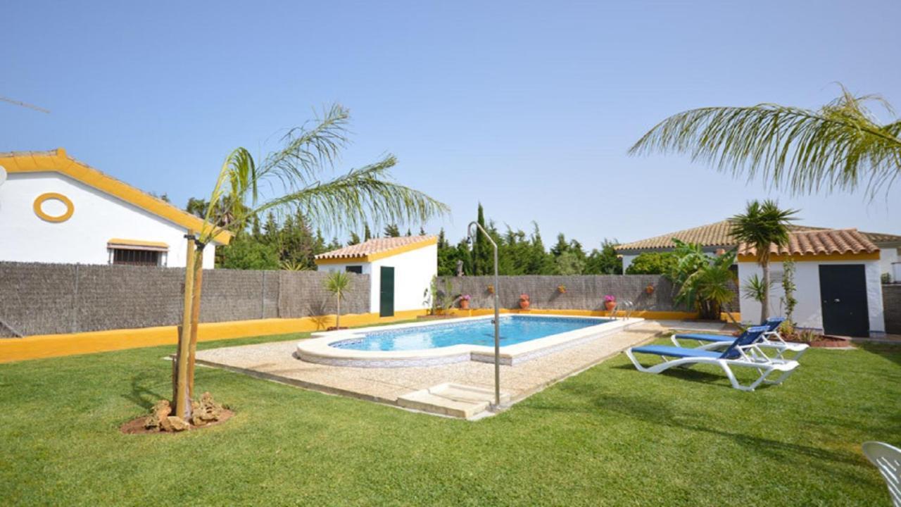 Chalet Con Piscina En Roche Viejo Conil De La Frontera Exterior photo